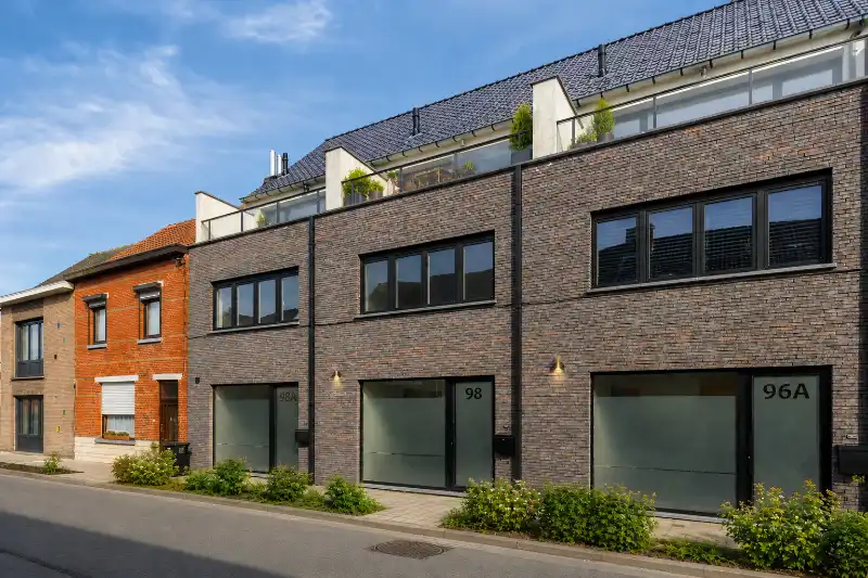 Instapklare woning met karakter in Wondelgem foto {{pictureIndex}}