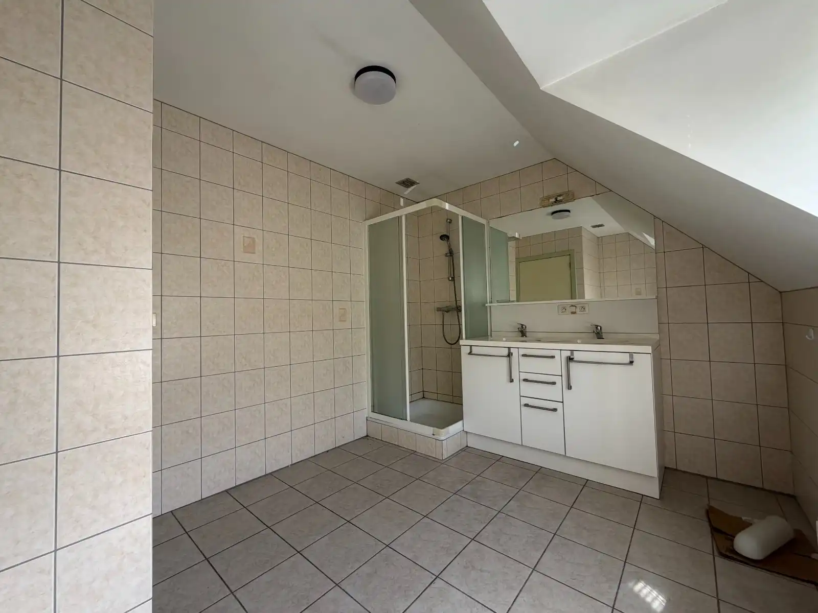 RUIME WONING MET 4 SLAAPKAMERS, 2 BADKAMERS, 2 GARAGES EN LANDELIJK UITZICHT foto 21