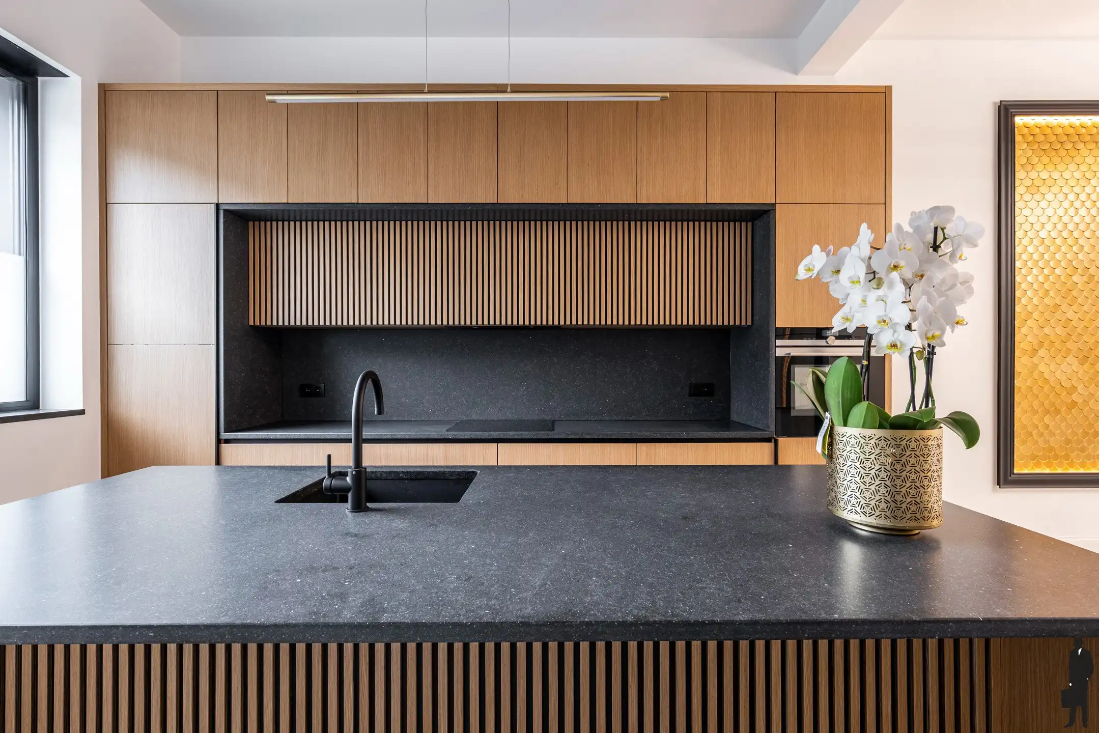 Luxe gerenoveerde woning met 4 slpk, 2 bdk en zonnige tuin foto 9