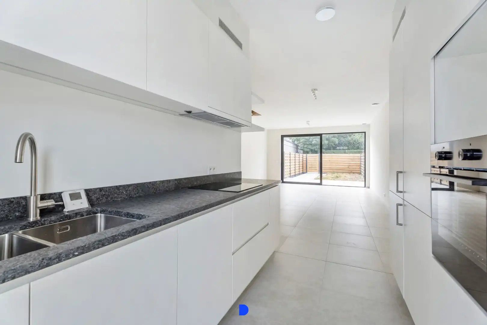 Prachtige nieuwbouwwoning in het centrum van Oostnieuwkerke foto 4