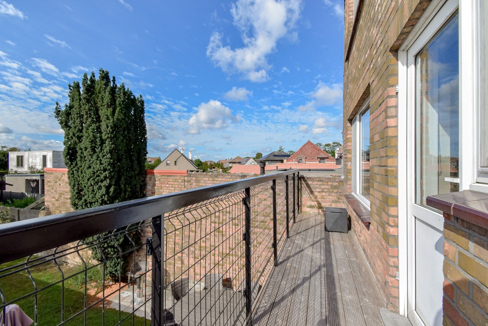 Ruime bel-étage woning met garage, tuin en mogelijkheid tot 4 slaapkamers foto 6