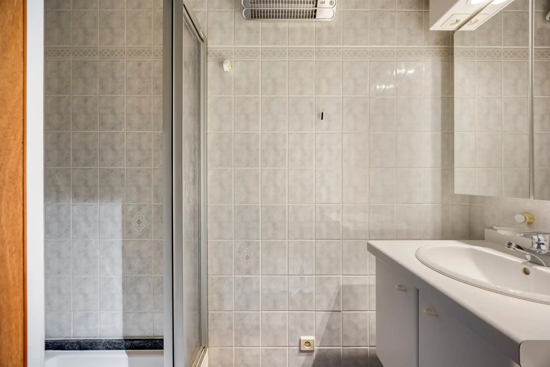 Zeer nette bungalow woning foto 20