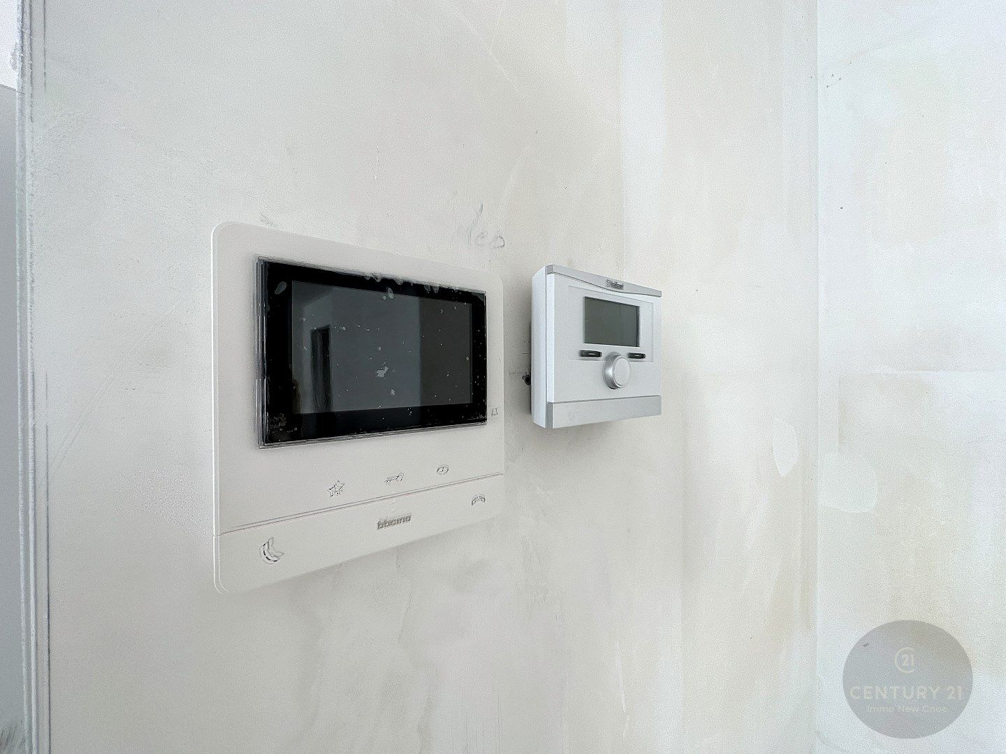 NIEUW en ZEER RUIM gelijkvloersappartement foto 15