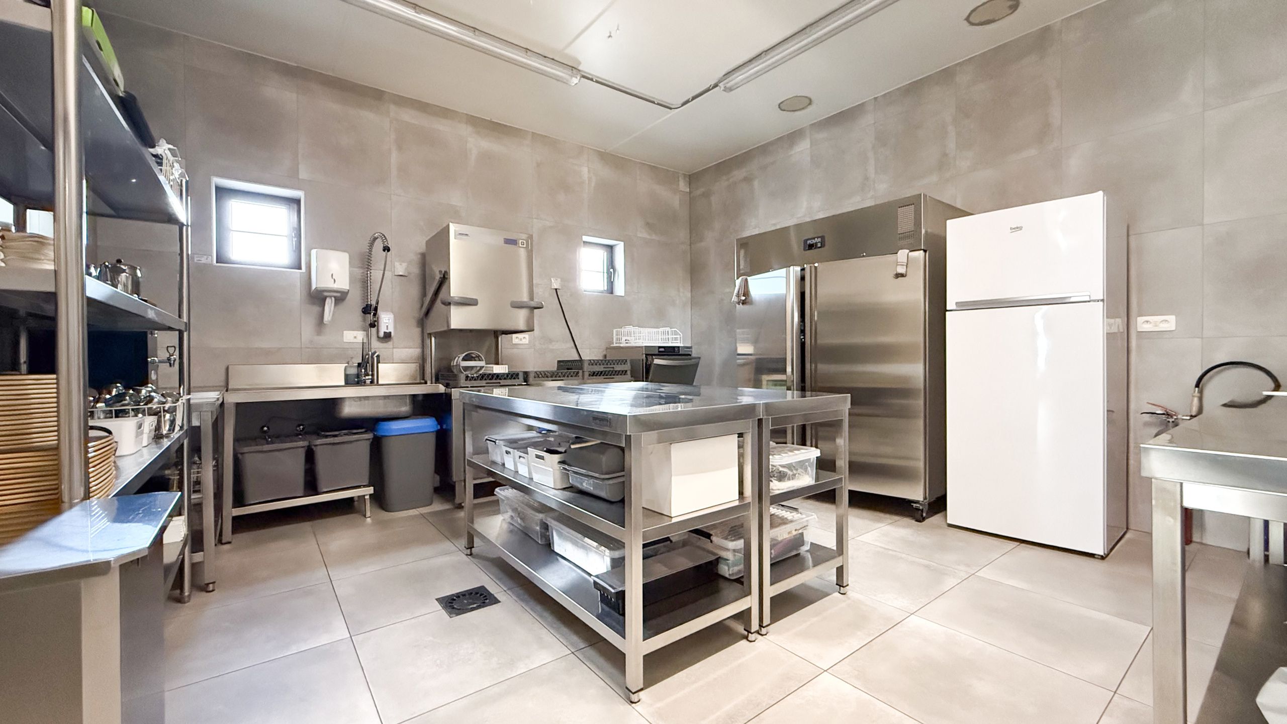 Prachtig handelspand met woonst op toplocatie (40are grond)! foto 19