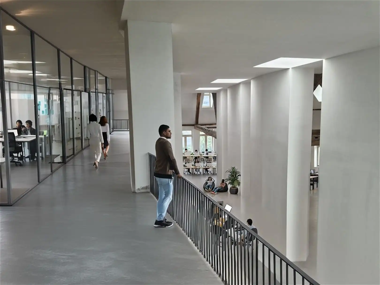 Kantoorgebouw foto 5