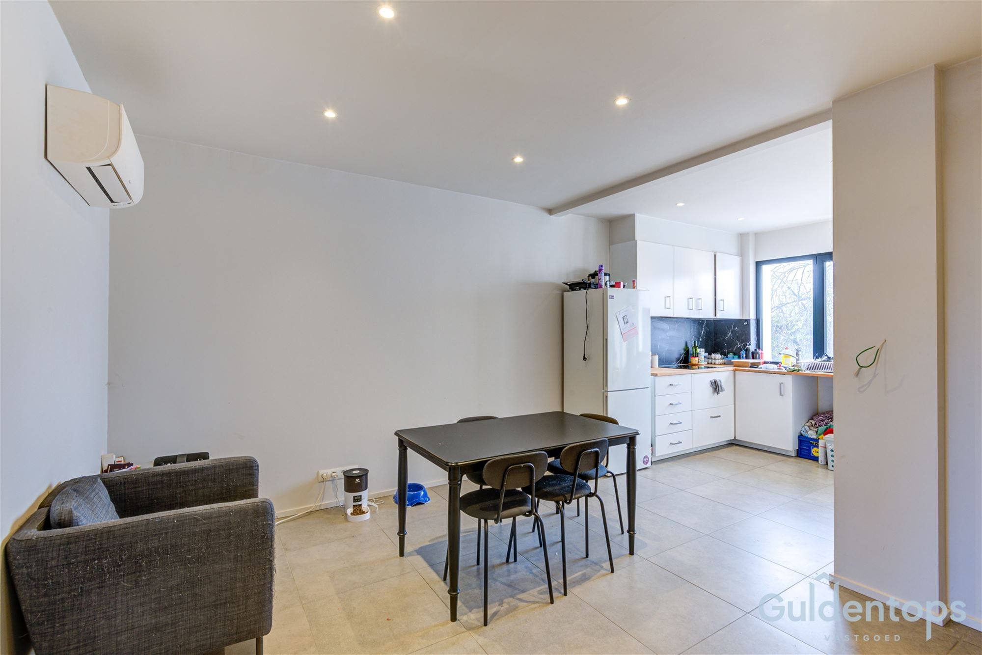 Knap gebouw bestaande uit 2 appartementen én magazijn foto 17