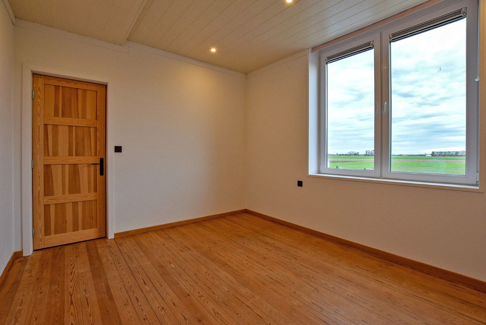 Gerenoveerde rijwoning te huur op 273m² met 3 slaapkamers te Adinkerke (De Panne)!  foto 12