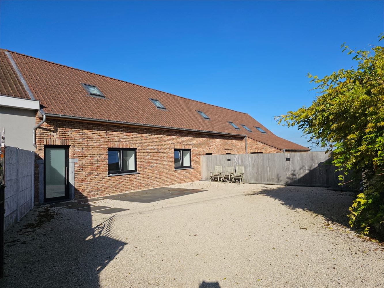 Mooi gelegen hoeve met vakantielogies foto 5