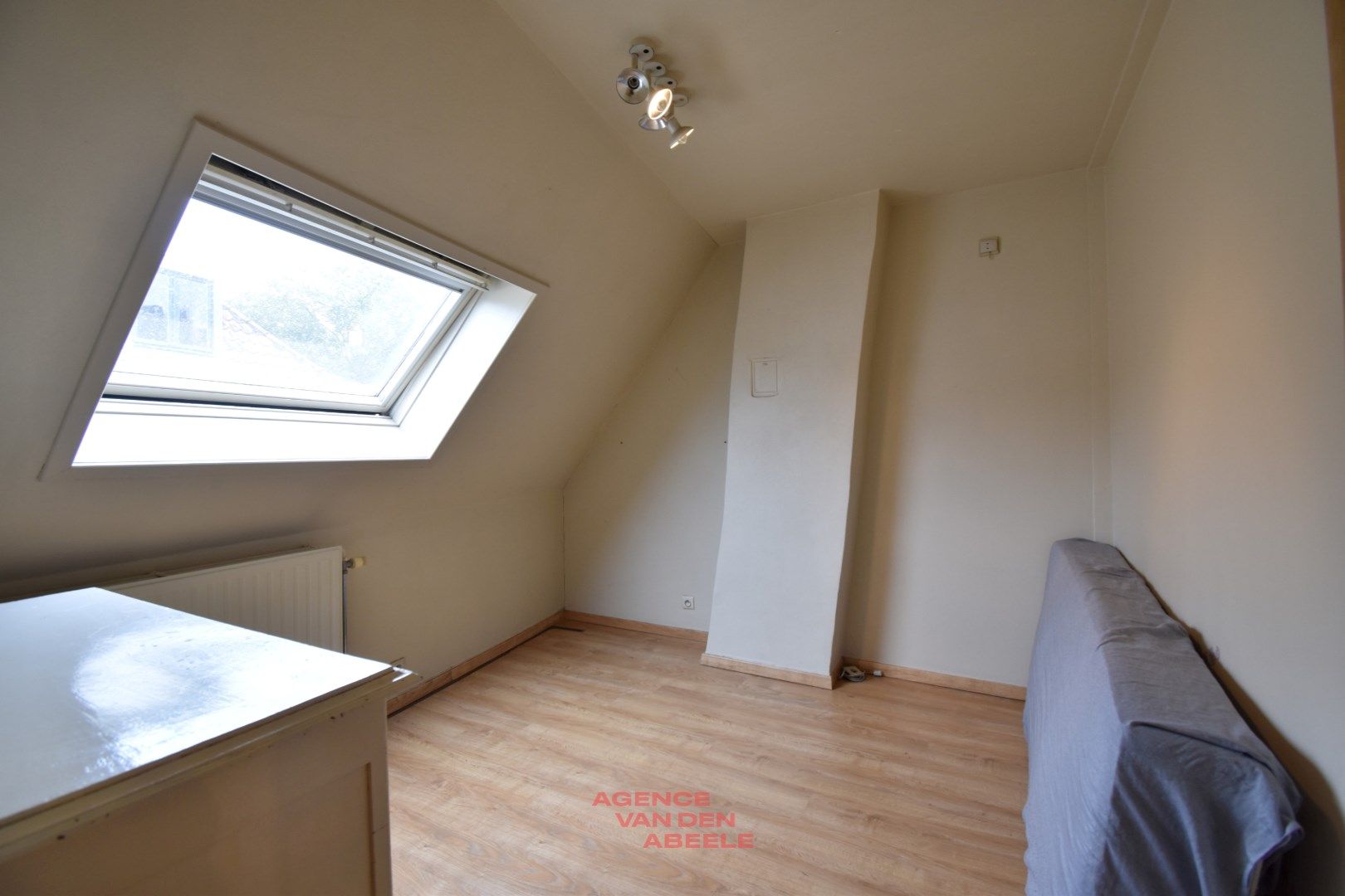 Klassevolle woning met 3 slaapkamers en tuin te Brugge  foto 16