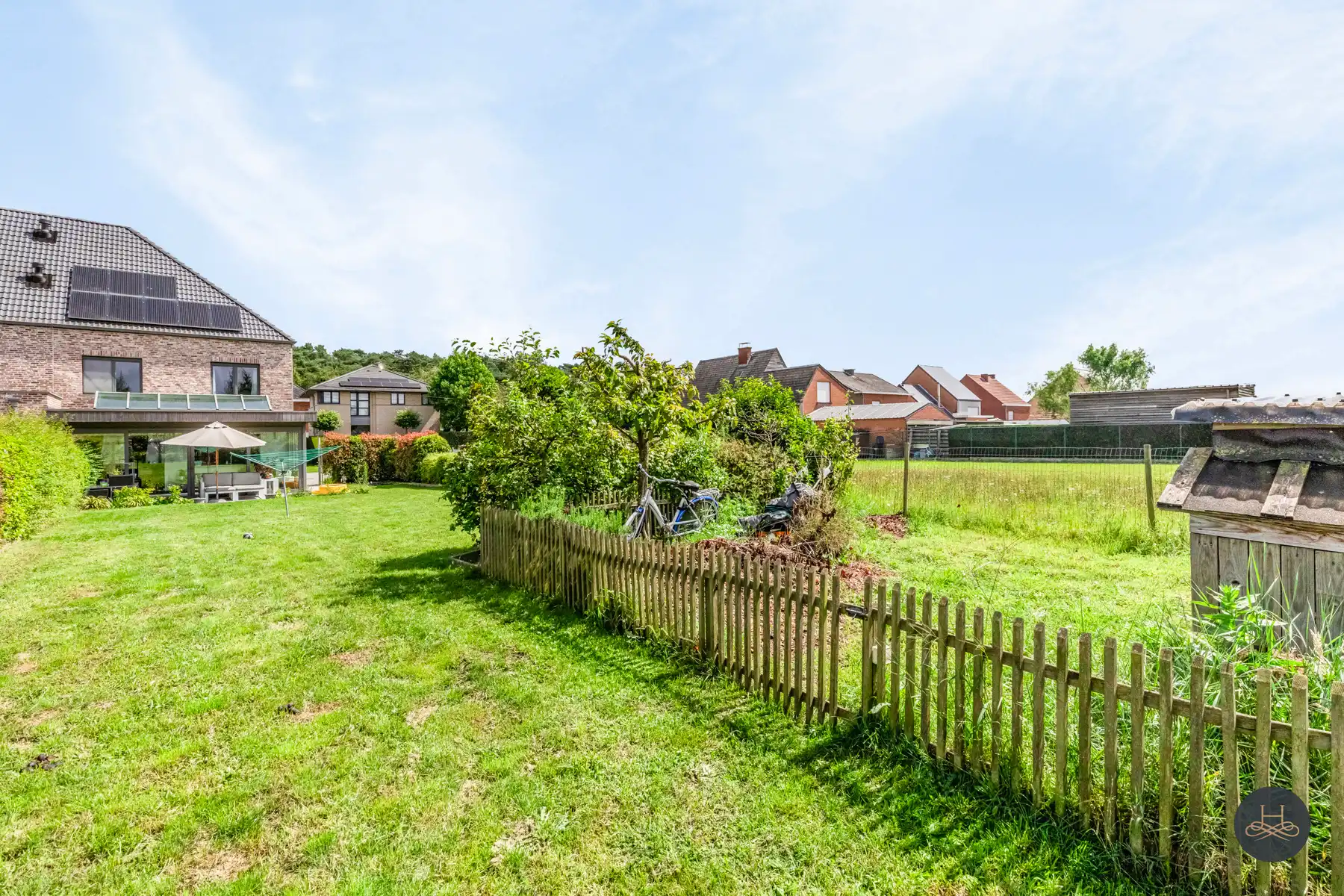 Leuke woning met grote tuin foto 23