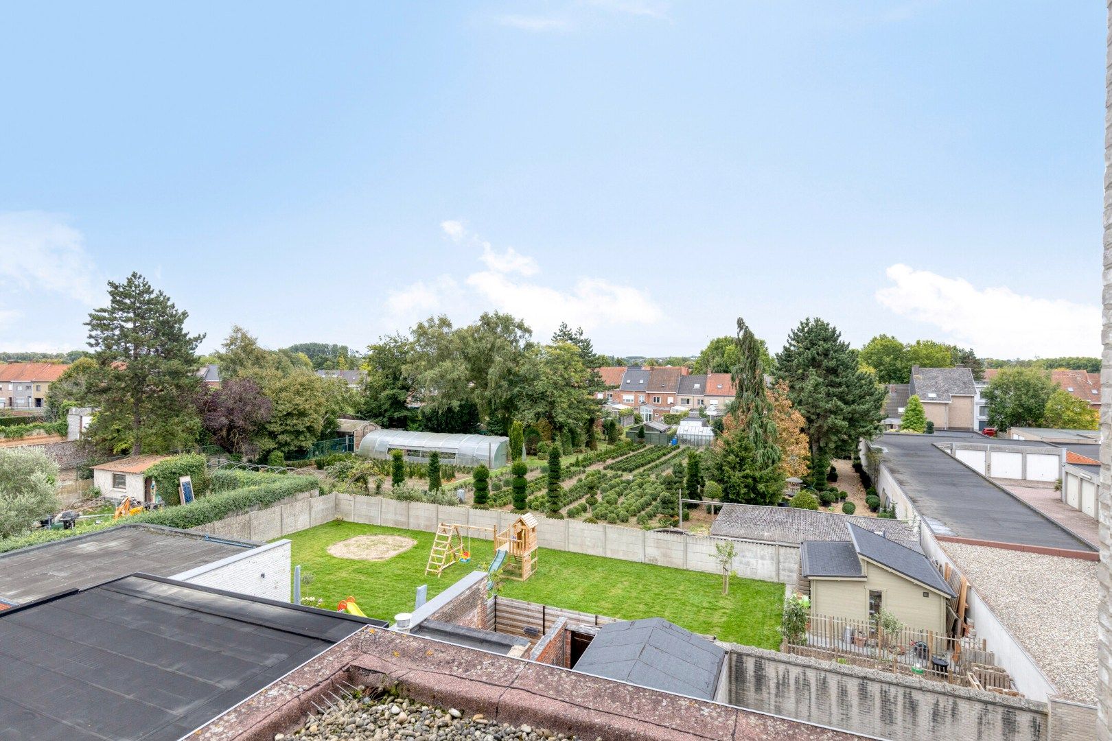 Mooi recent appartement met groot terras en garage! foto 16