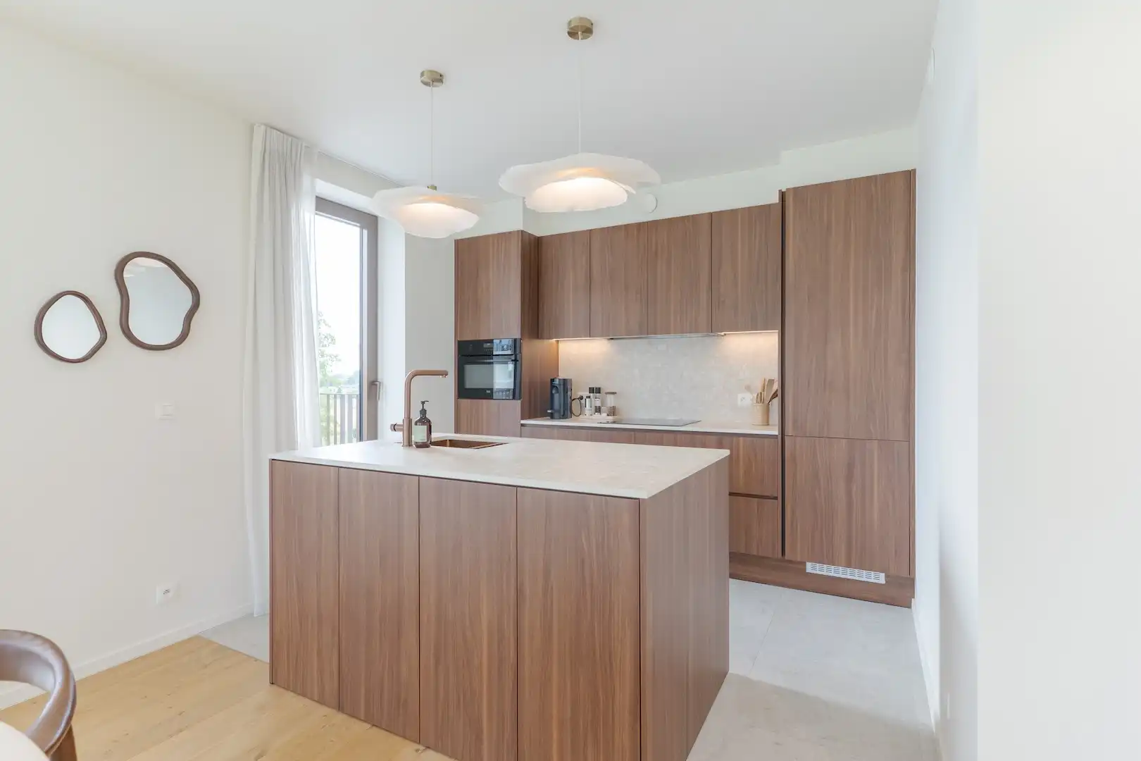 Hoogwaardig afgewerkt appartement op de derde verdieping met panoramisch zicht, terras, autostaanplaats en berging. foto 14