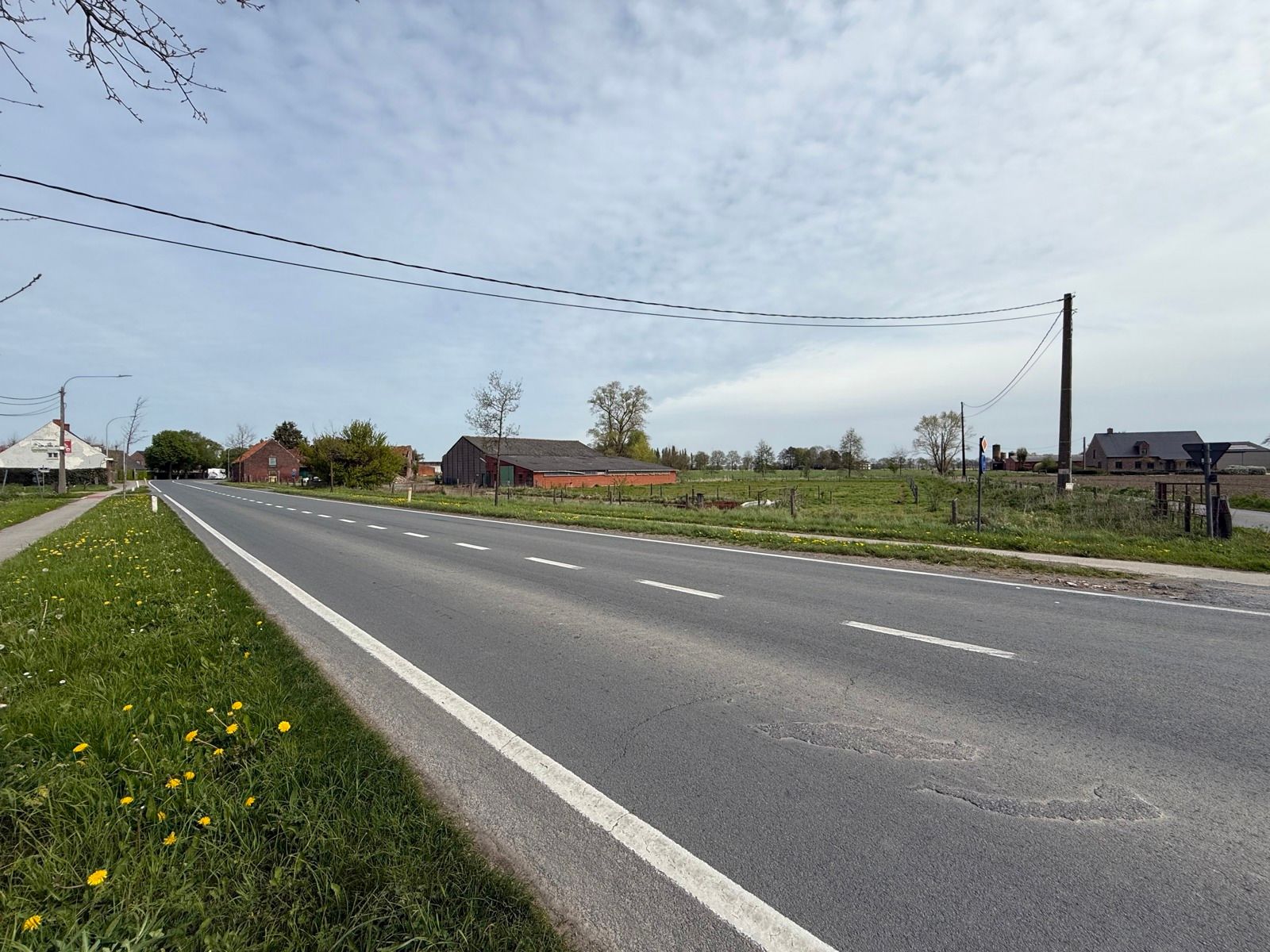 Te renoveren hoeve met woning en verschillende bijgebouwen foto 21