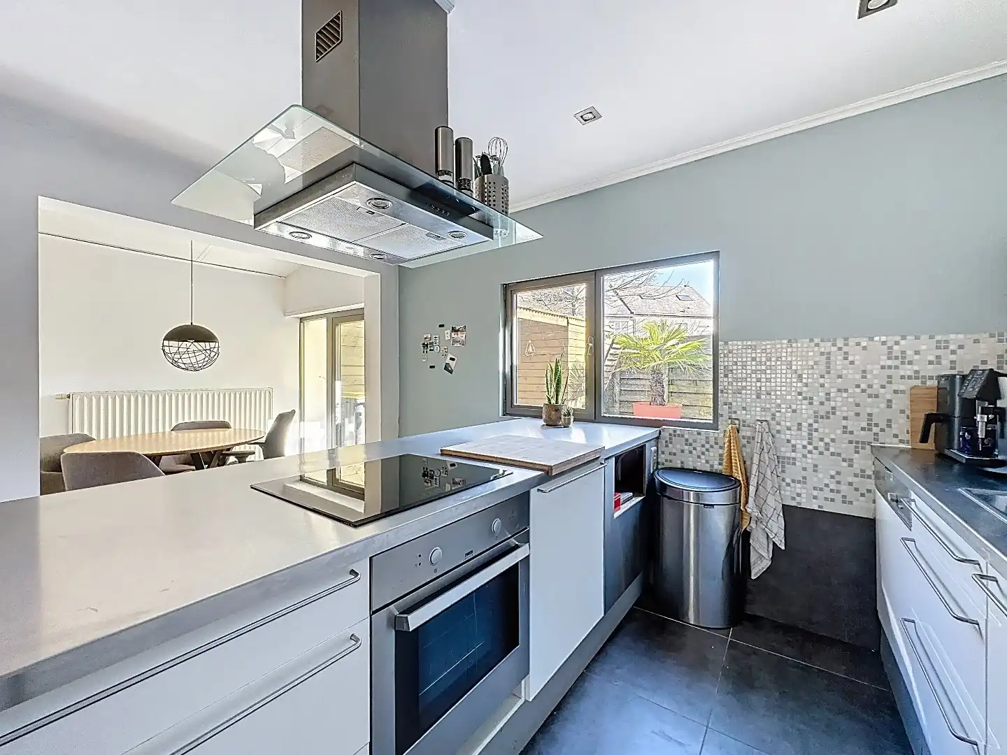 Instapklaar huisje met zonnig terras in Herent foto 6