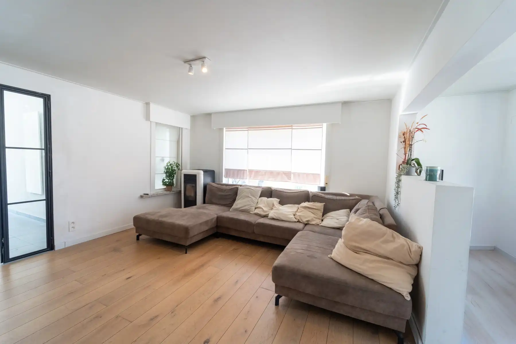 Ruime woning met bijgebouw en uitzicht op het Drongengoed foto 6