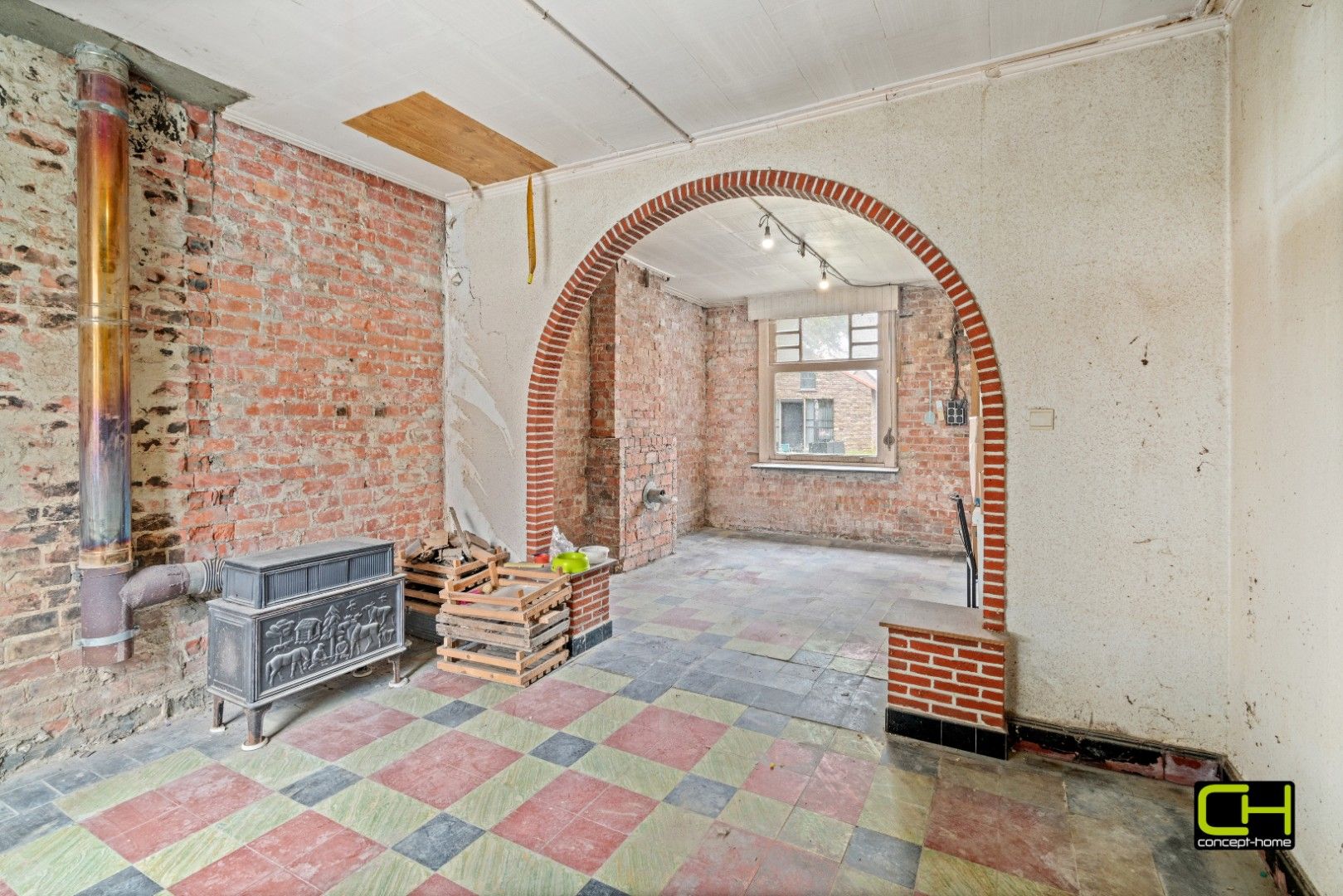 Te renoveren woning te koop in Sleidinge foto 2