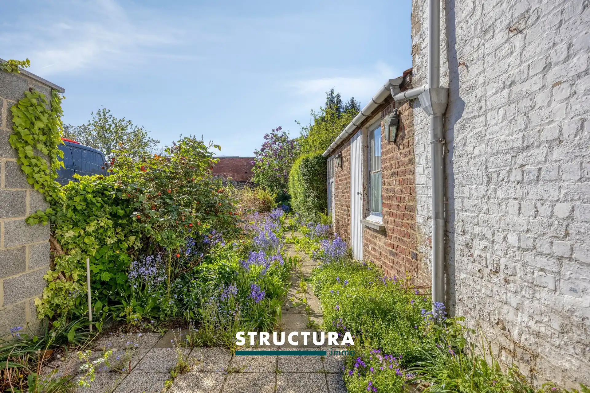 Centraal gelegen renovatiewoning met tuin foto 5