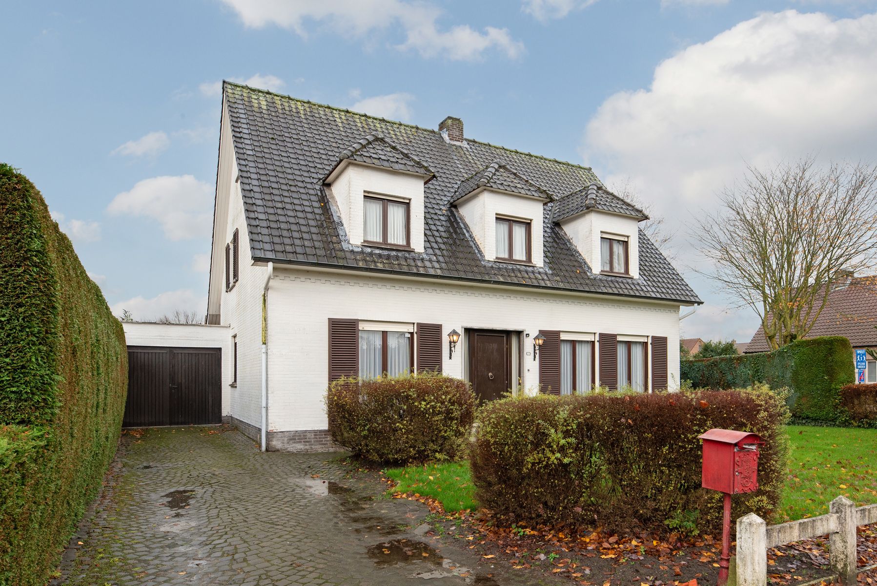 Hoofdfoto van de publicatie: Gezinswoning met ruime tuin en garage te koop in Rijkevorsel