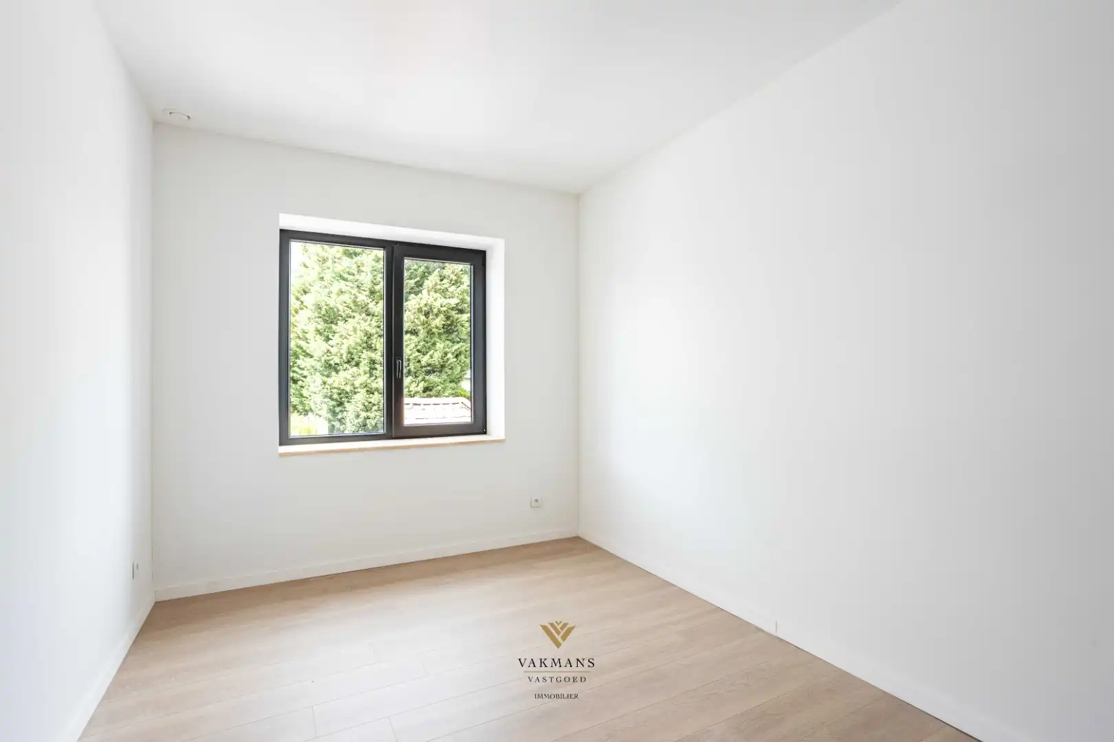 Een vernieuwd huis met 3 slaapkamers en garage foto 22