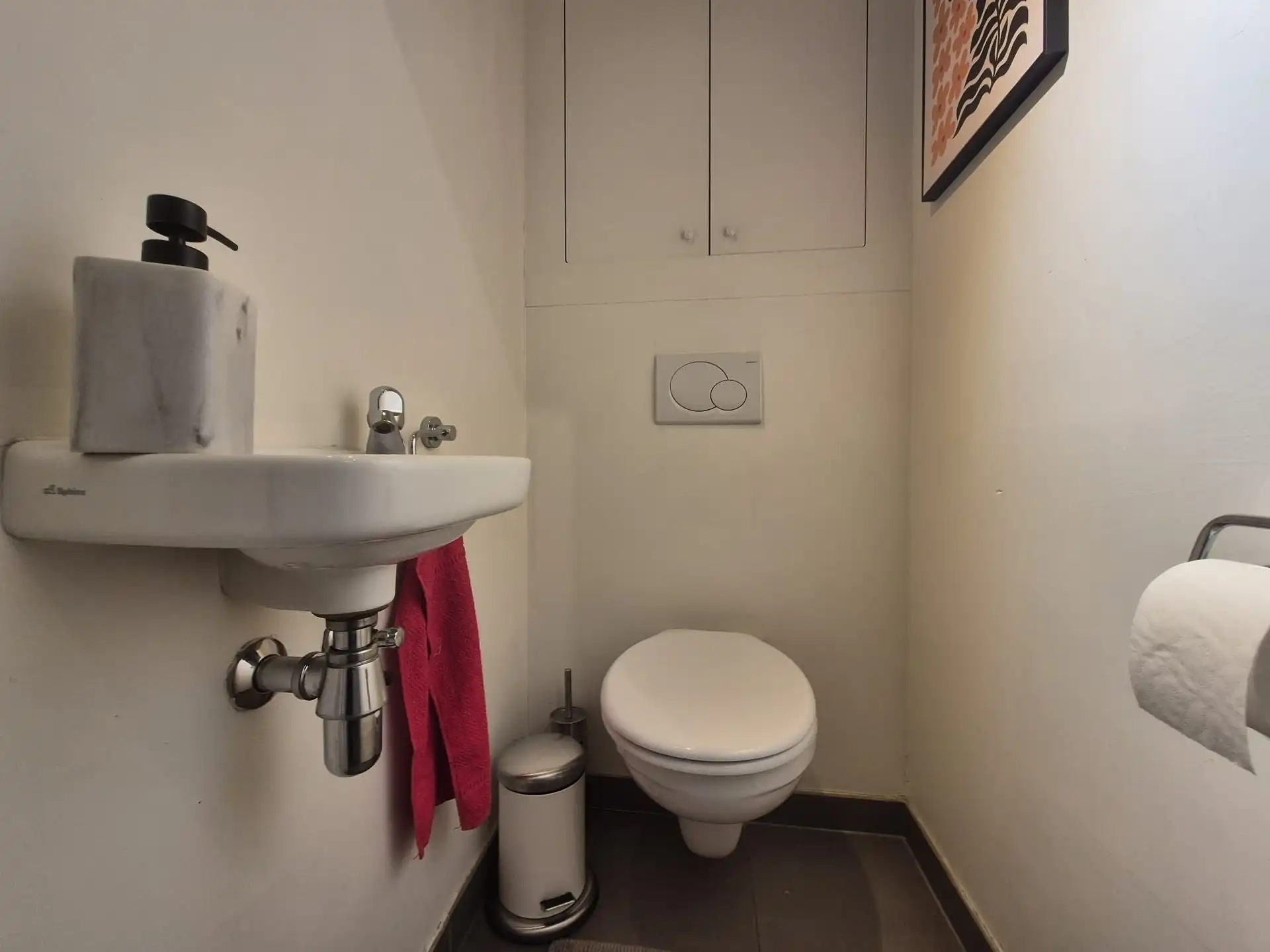 Residentieel en in afgesloten privé domein gelegen instapklaar ruim appartement. foto 24