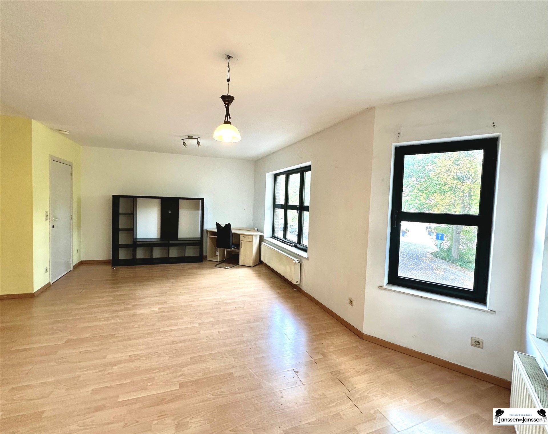 Hoekappartement met 2 slaapkamers in het centrum van Wuustwezel foto 3