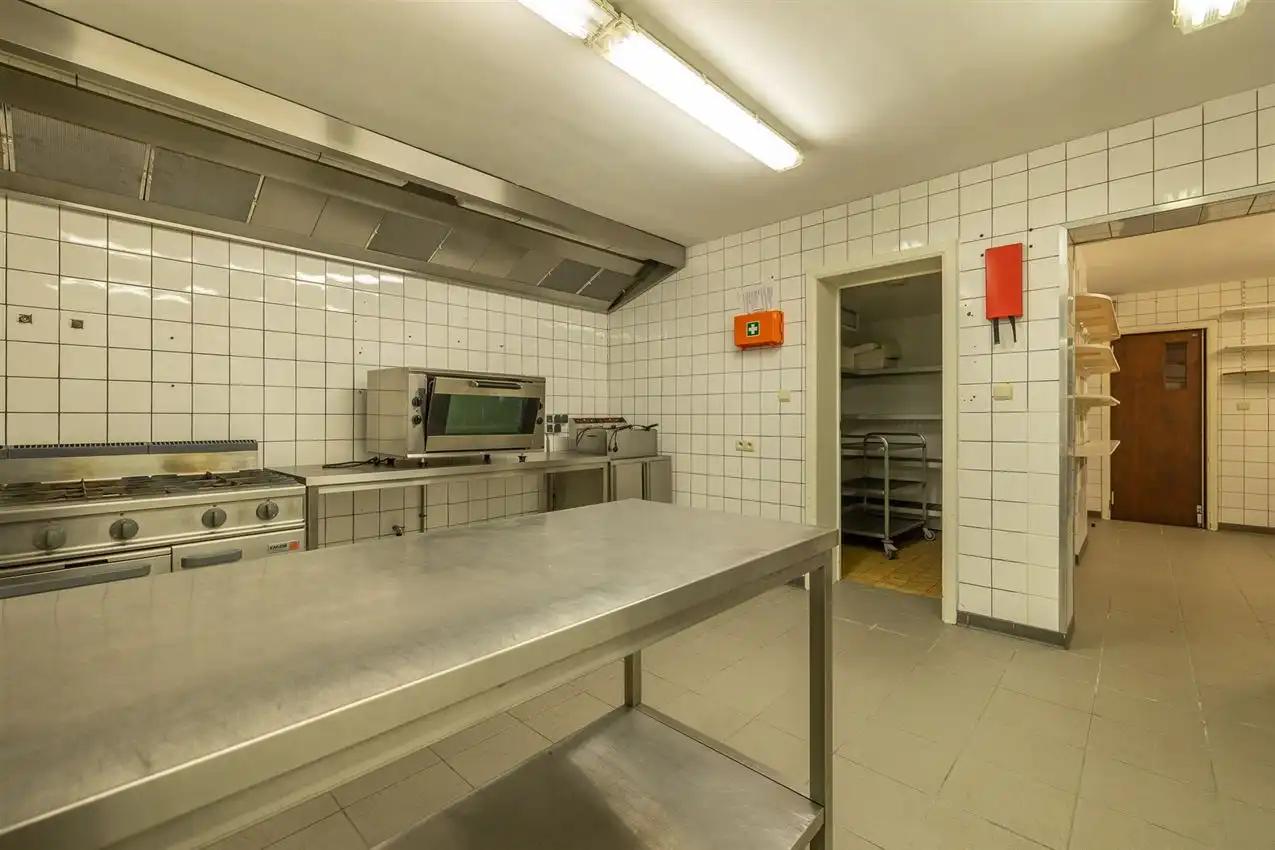 Uniek gebouw met historische waarde en karakter foto 27