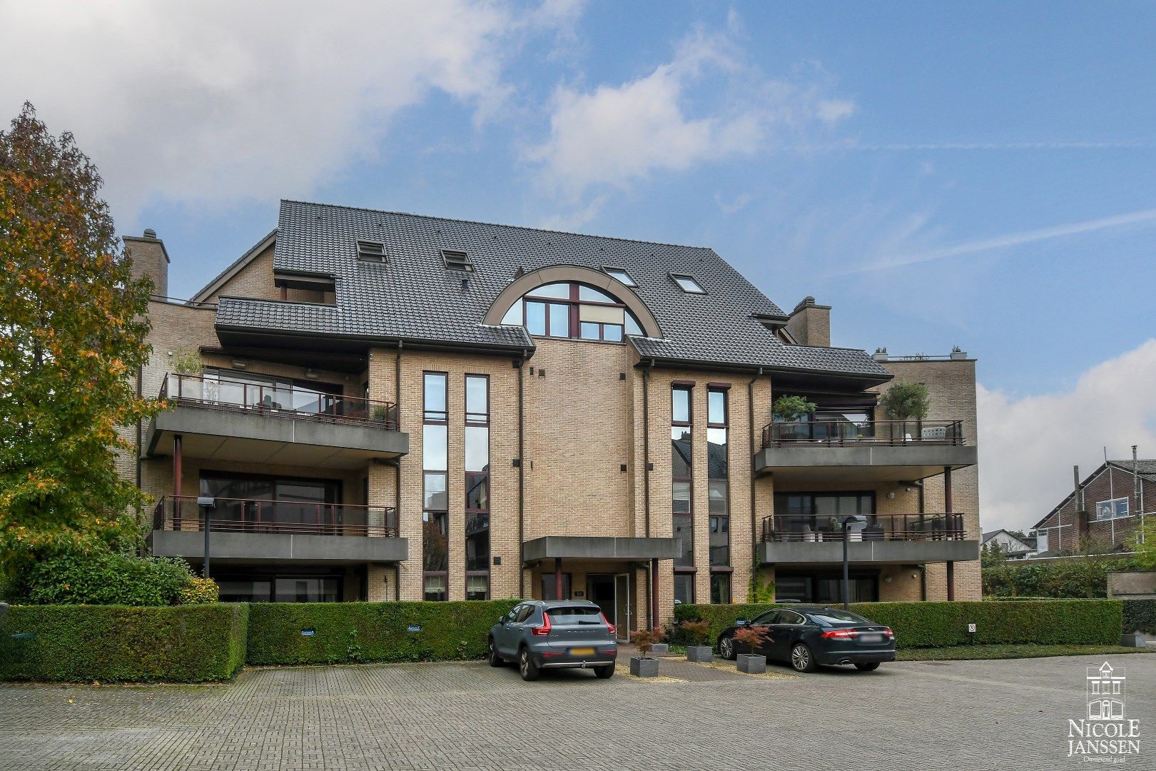 Gelijkvloers luxe-appartement met 3 ruime terrassen en garagebox foto 2