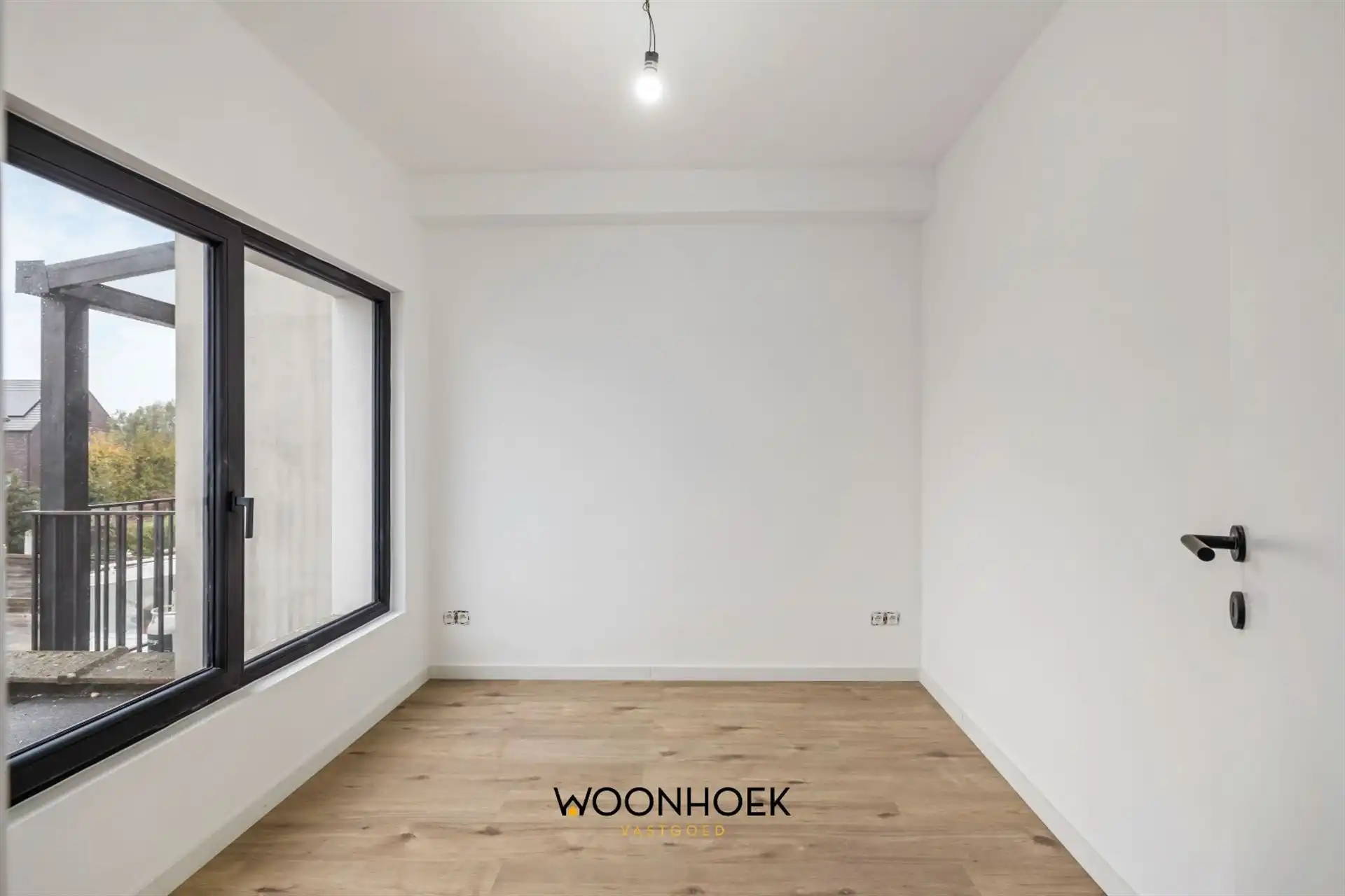 Gerenoveerde, 4-slpk woning met 2 badkamers en tuin! foto 12