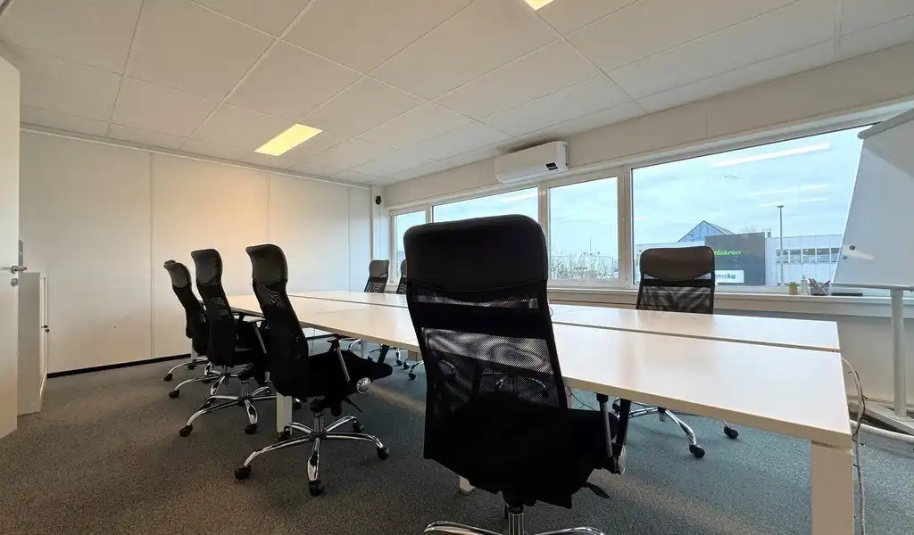 Instapklaar kantoor te huur nabij E313/E34 te Wommelgem foto 14