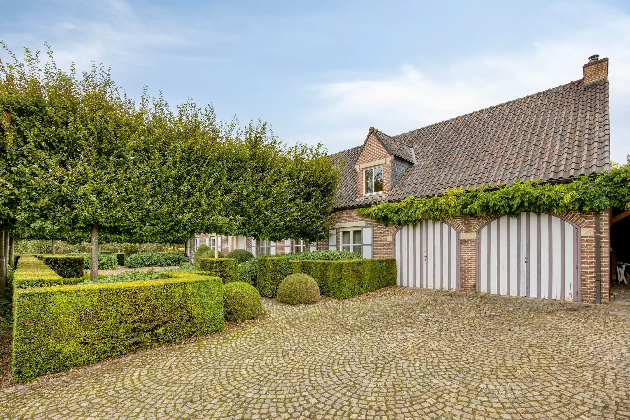 Klassevolle villa: wonen in een oase van ruimte en rust foto 2