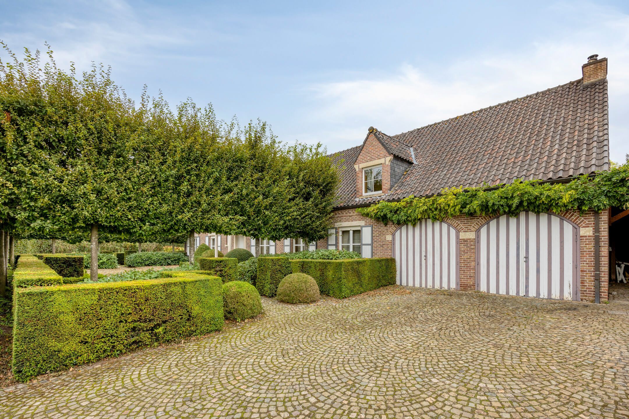 Klassevolle villa: wonen in een oase van ruimte en rust foto 2