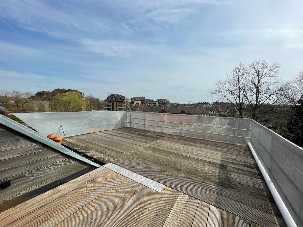 Exclusief één slaapkamer DAK-APPARTEMENT met ruim terras en openlucht autostandplaats foto 8