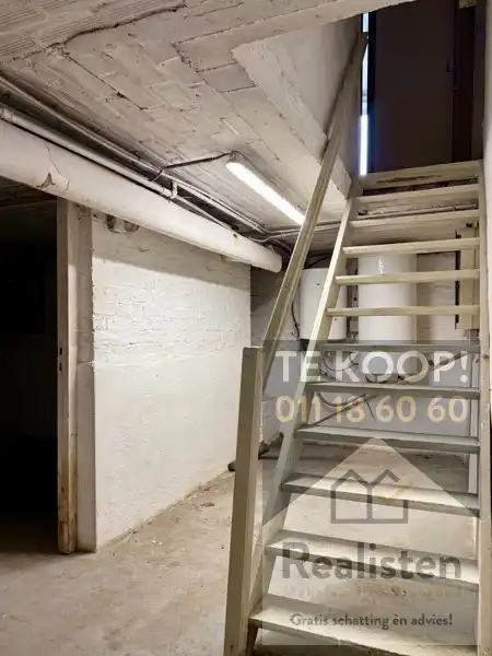 Kantoren op zichtlocatie + ruime parking foto 34