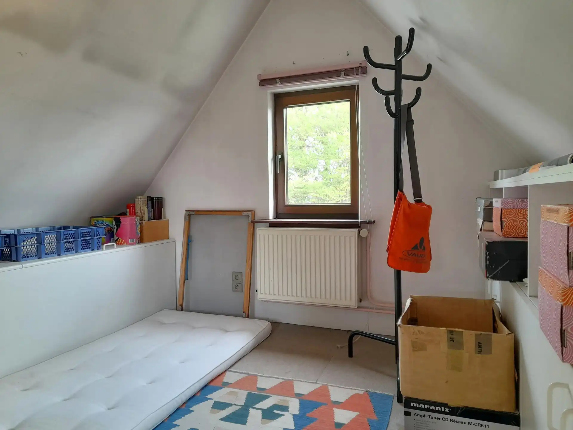 Handelspand met woonhuis en tuintje foto 21