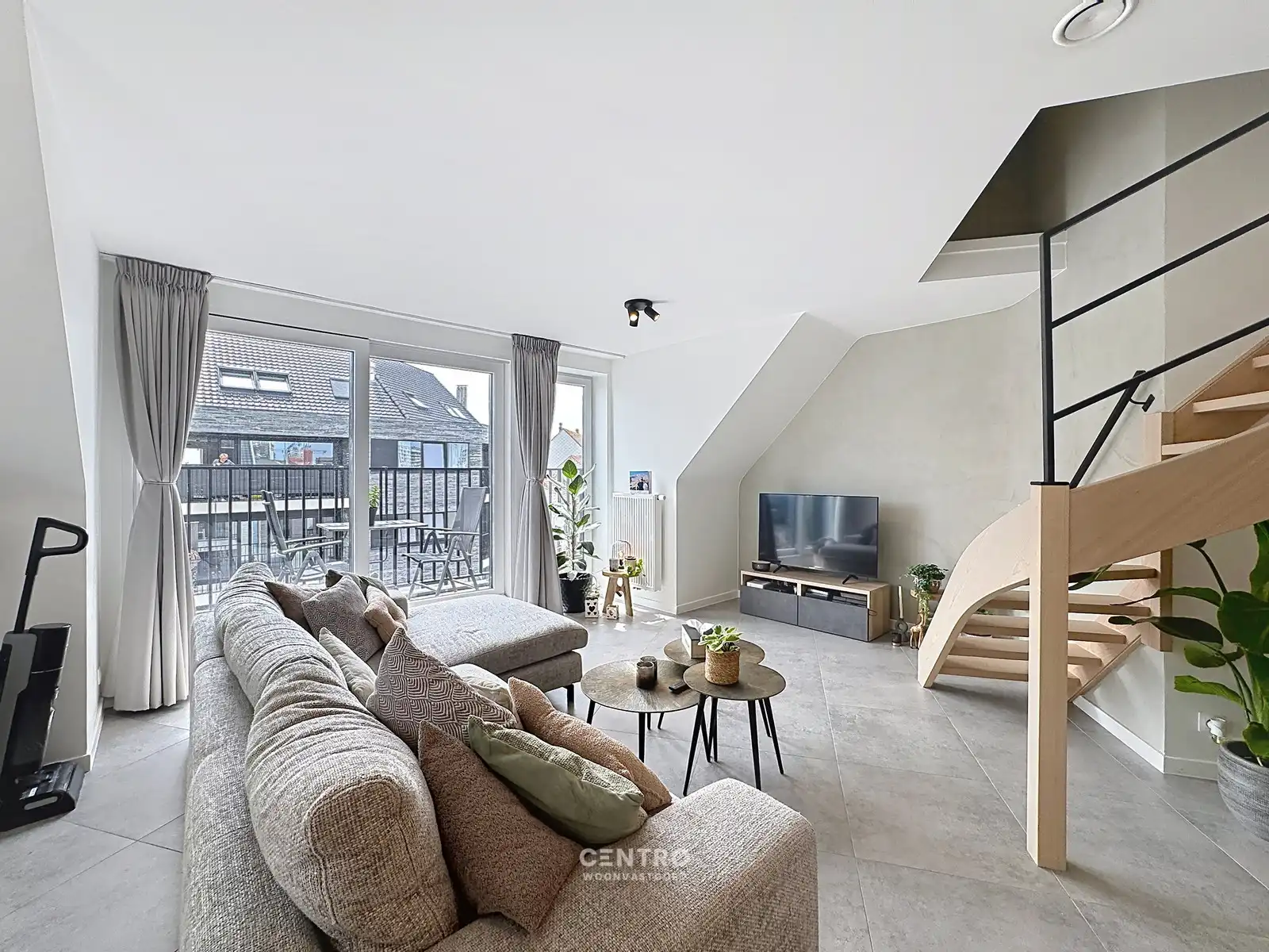 LEUK appartement met 2 slpk én 2 badkamers! foto 2