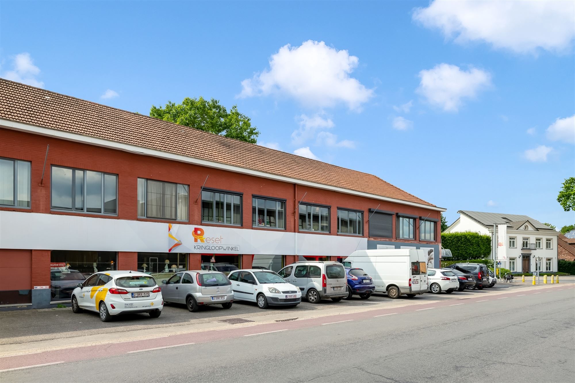 PERFECT ONDERHOUDEN DUPLEX APPARTEMENT MET 4 SLAAPKAMERS TE BEVERLO foto 2