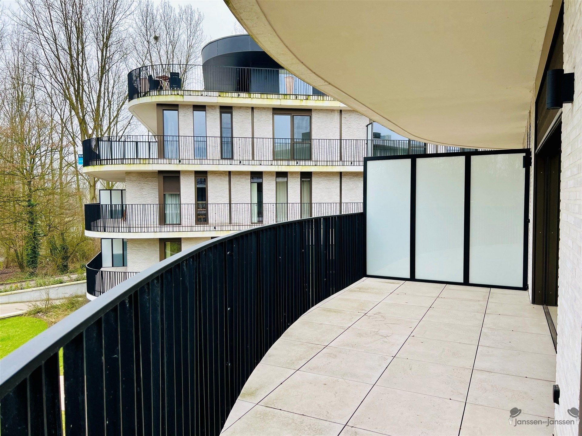 Assistentiewoning op de 1ste verdieping met terras foto 9