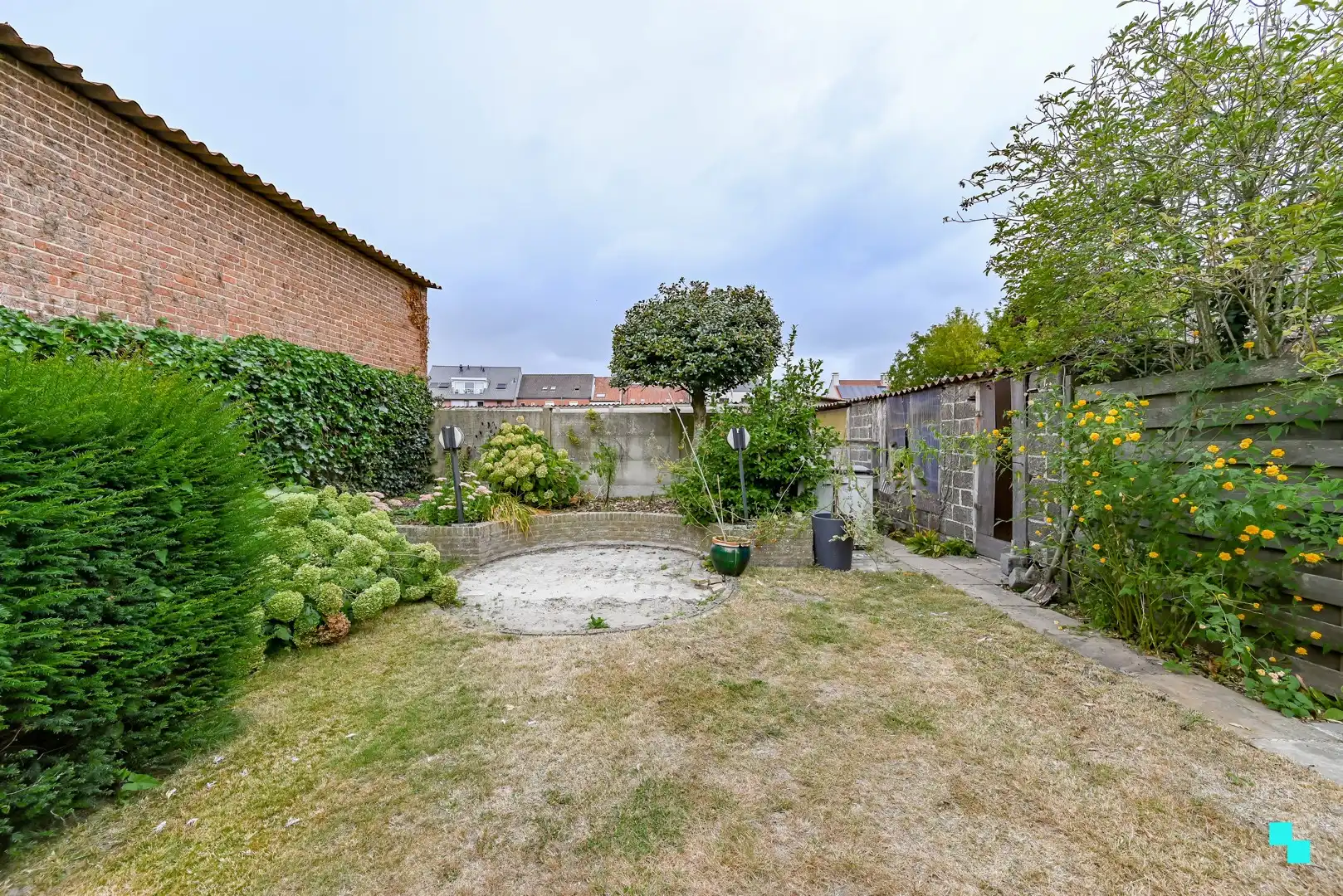 Charmante halfopen bebouwing met bijgebouw in hartje Emelgem foto 15