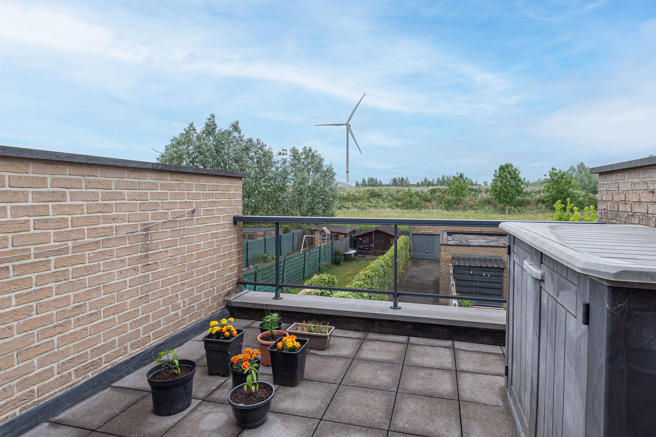 Instapklaar 1-slaapkamerappartement met garage foto 5
