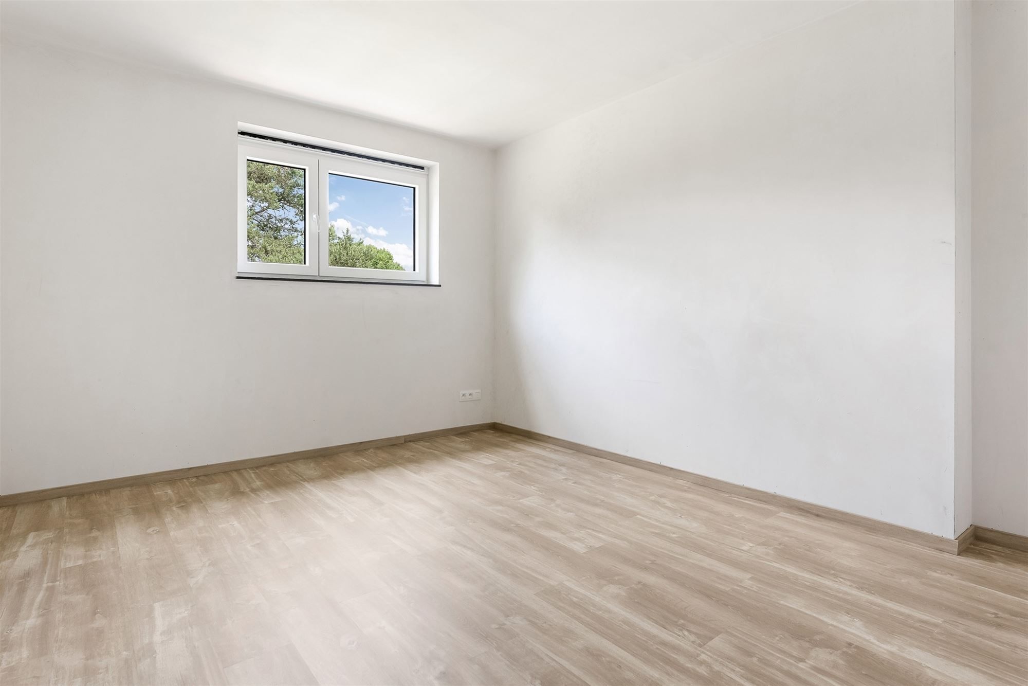 VOLLEDIG AFGEWERKTE NIEUWBOUWWONING IN DOODLOPENDE STRAAT foto 16