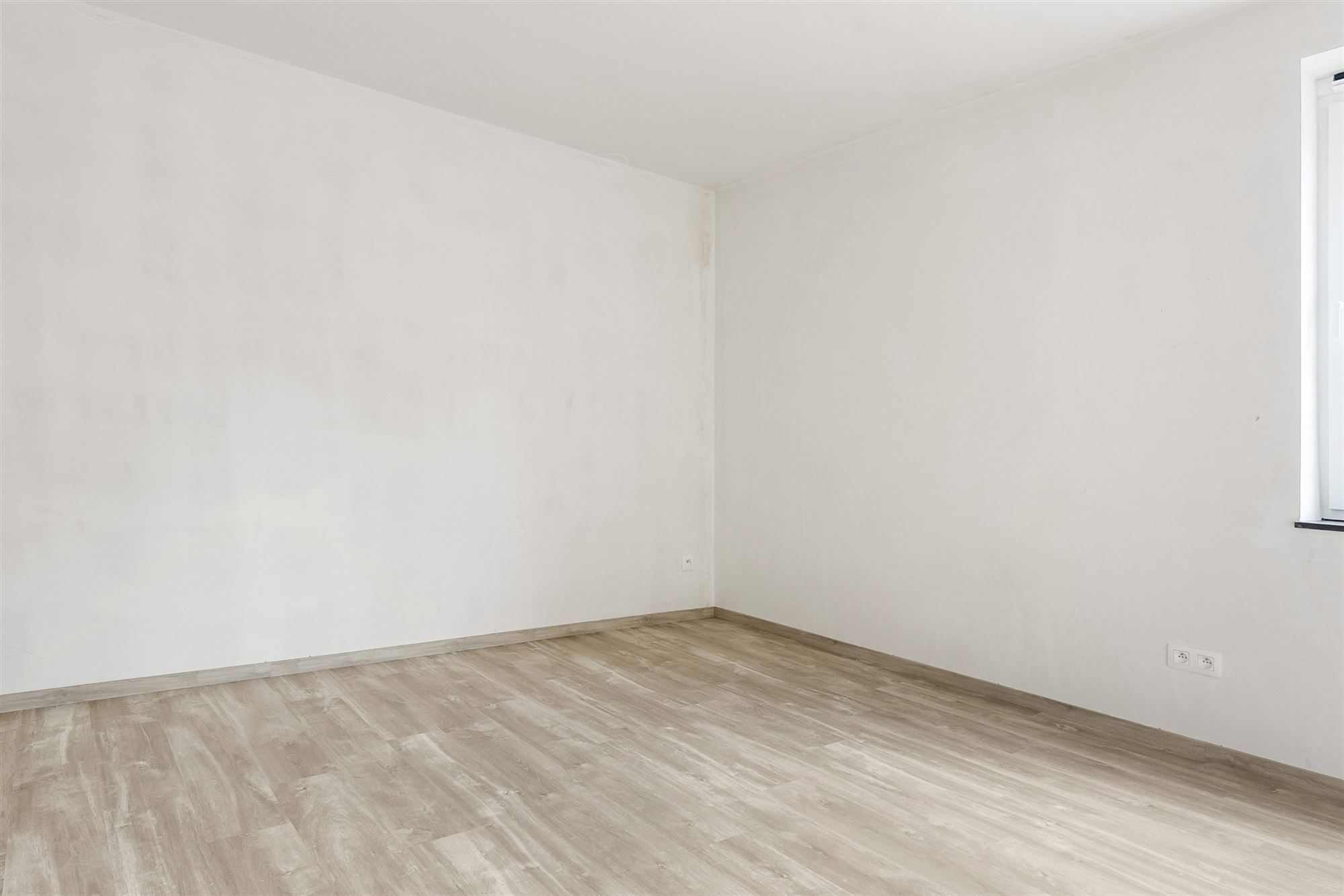 VOLLEDIG AFGEWERKTE NIEUWBOUWWONING IN DOODLOPENDE STRAAT foto 16