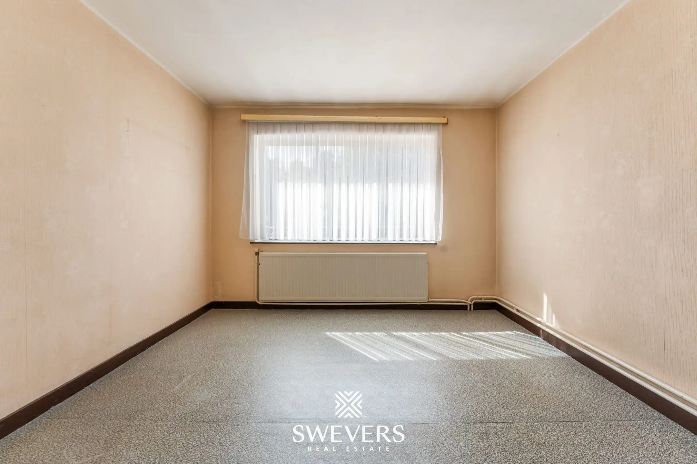 Te renoveren woning met grote tuin en 5 slaapkamers in Genk foto 12