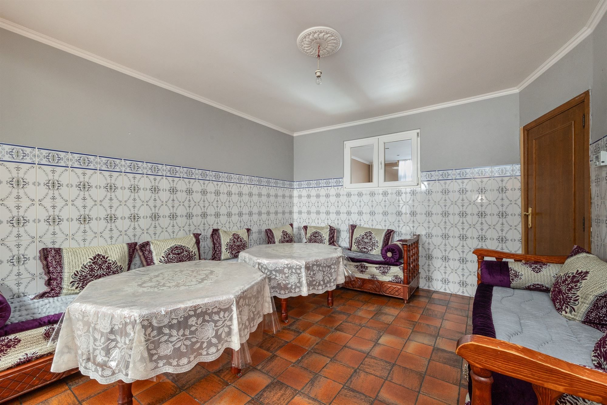 Gezinswoning met vier slaapkamers en tuin foto 6