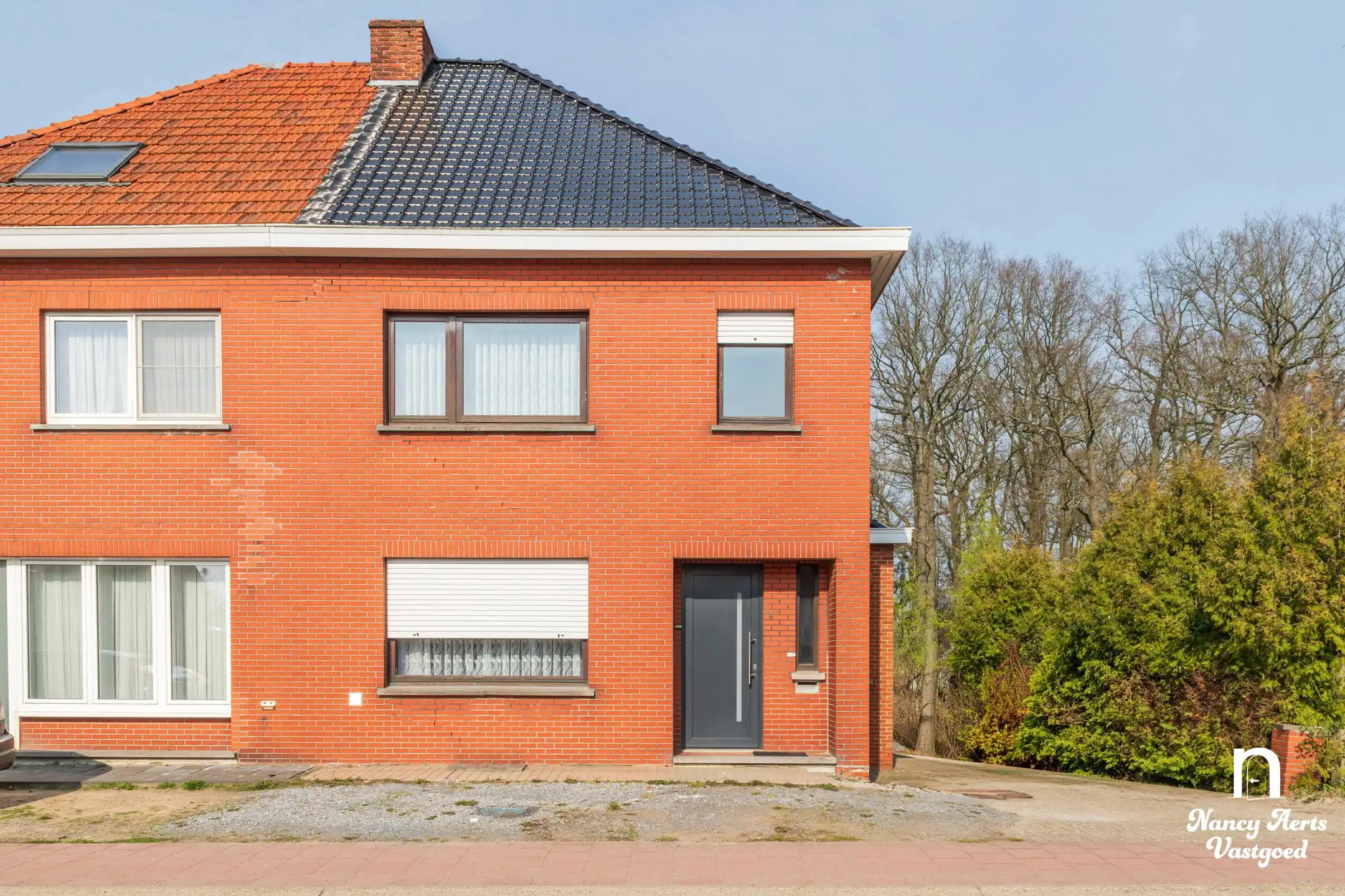 Gerenoveerde gezinswoning met ruimte voor eigen invulling foto 2