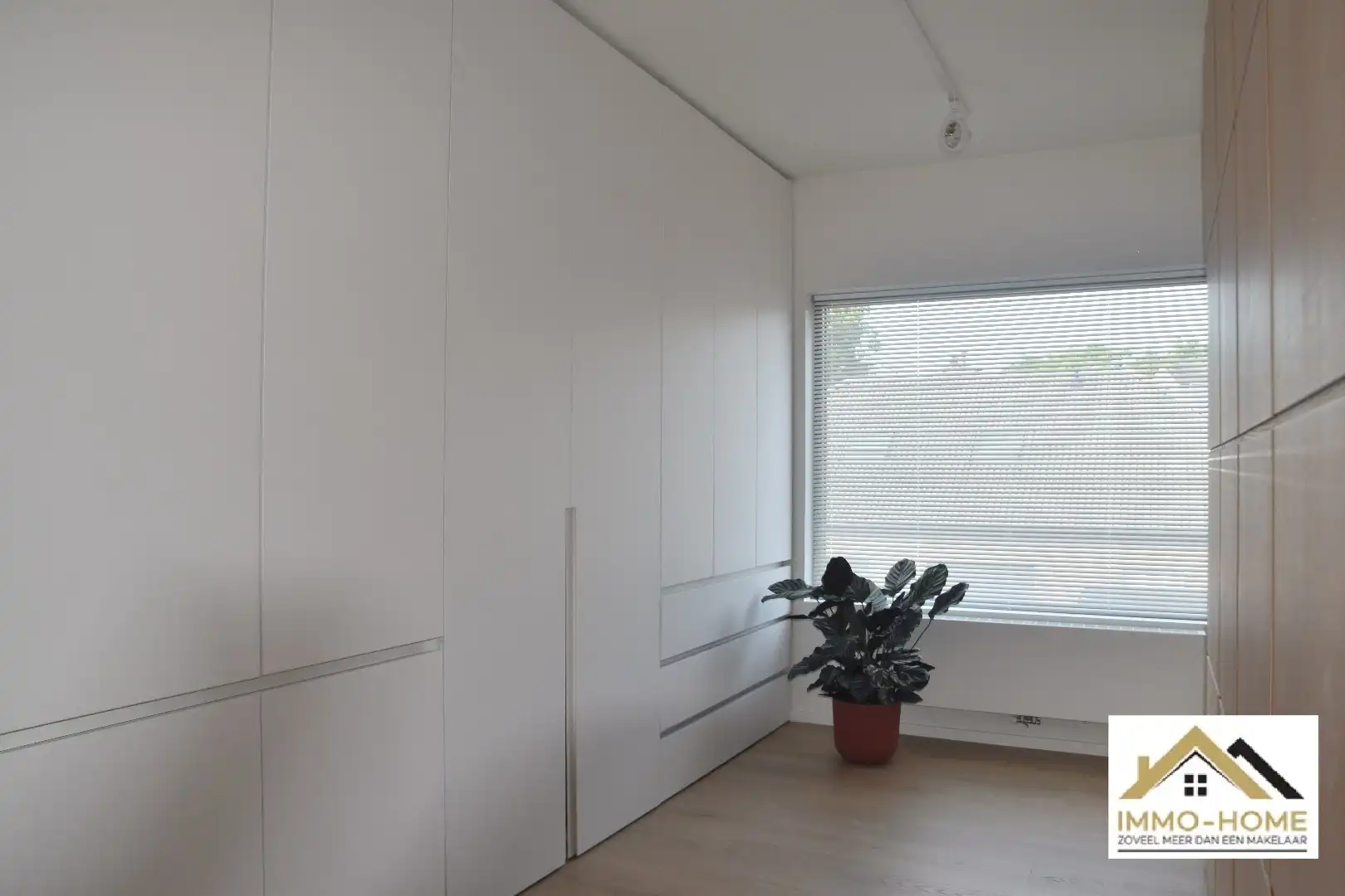 Stijlvolle moderne woning met smart home in Zwijnaarde foto 10