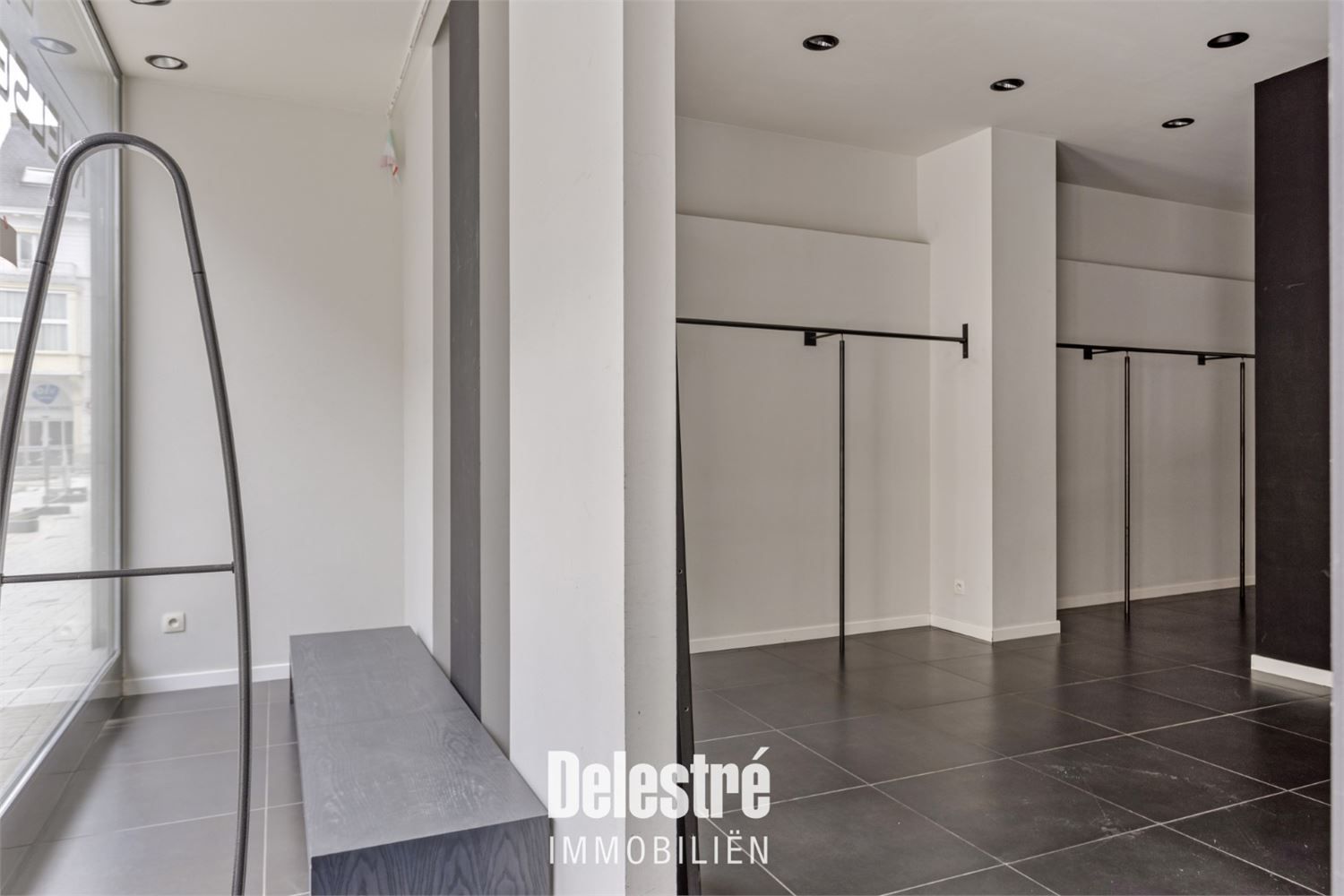 MODERN INSTAPKLAAR COMMERCIEEL GELIJKVLOERS BEVERSTRAAT foto 9