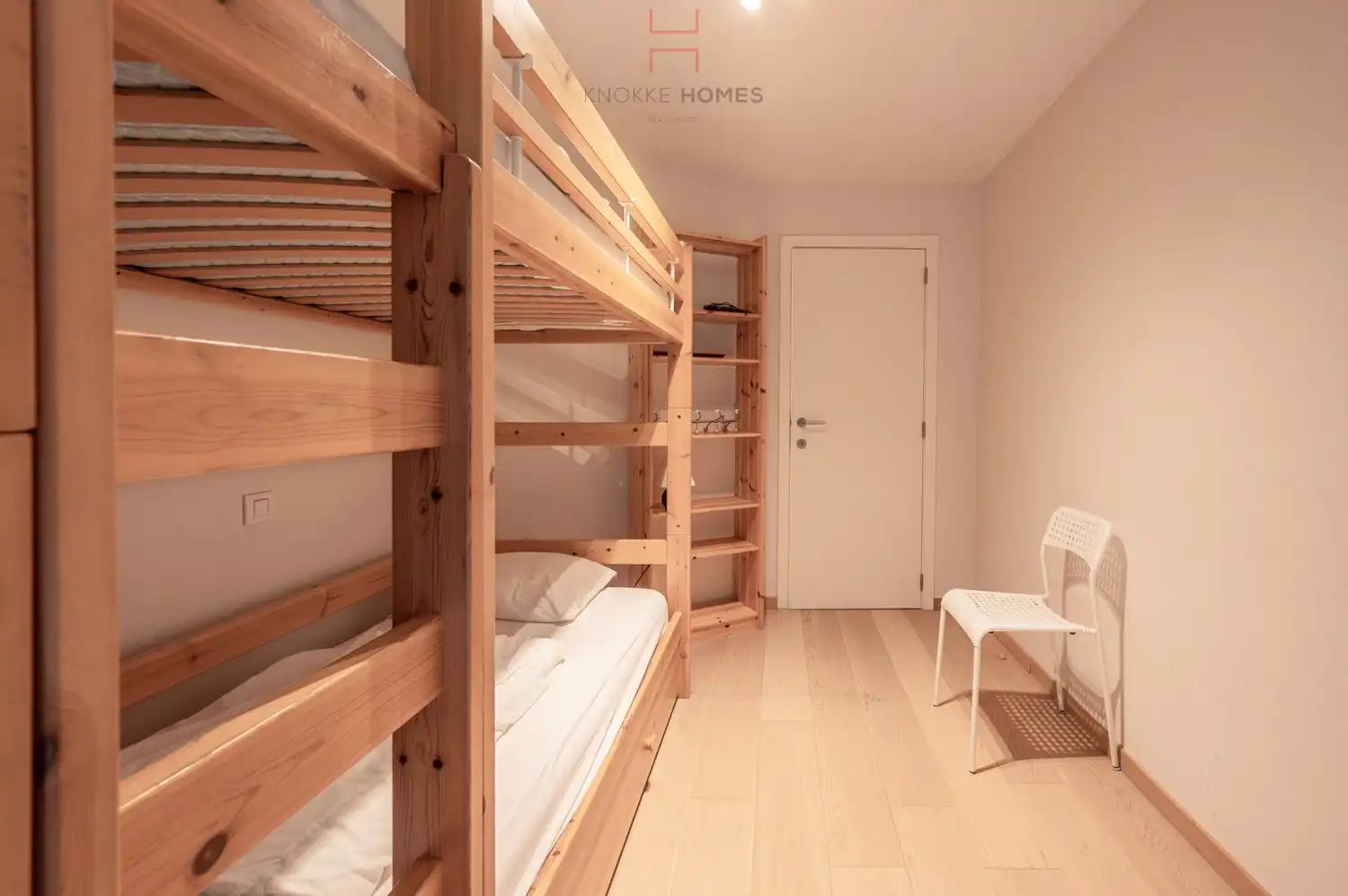 Mooi appartement met 3 slaapkamers op een paar stappen van de zeilclub RBSC in Duinbergen foto 14