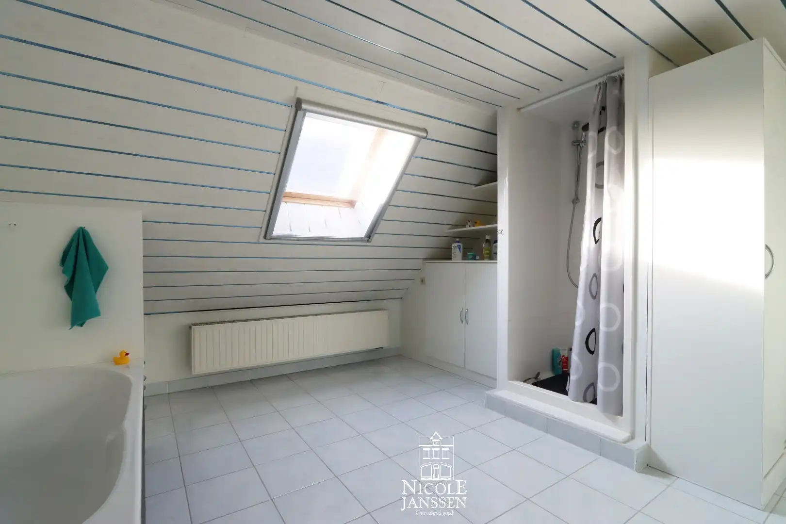 Ruime gezinswoning  foto 24