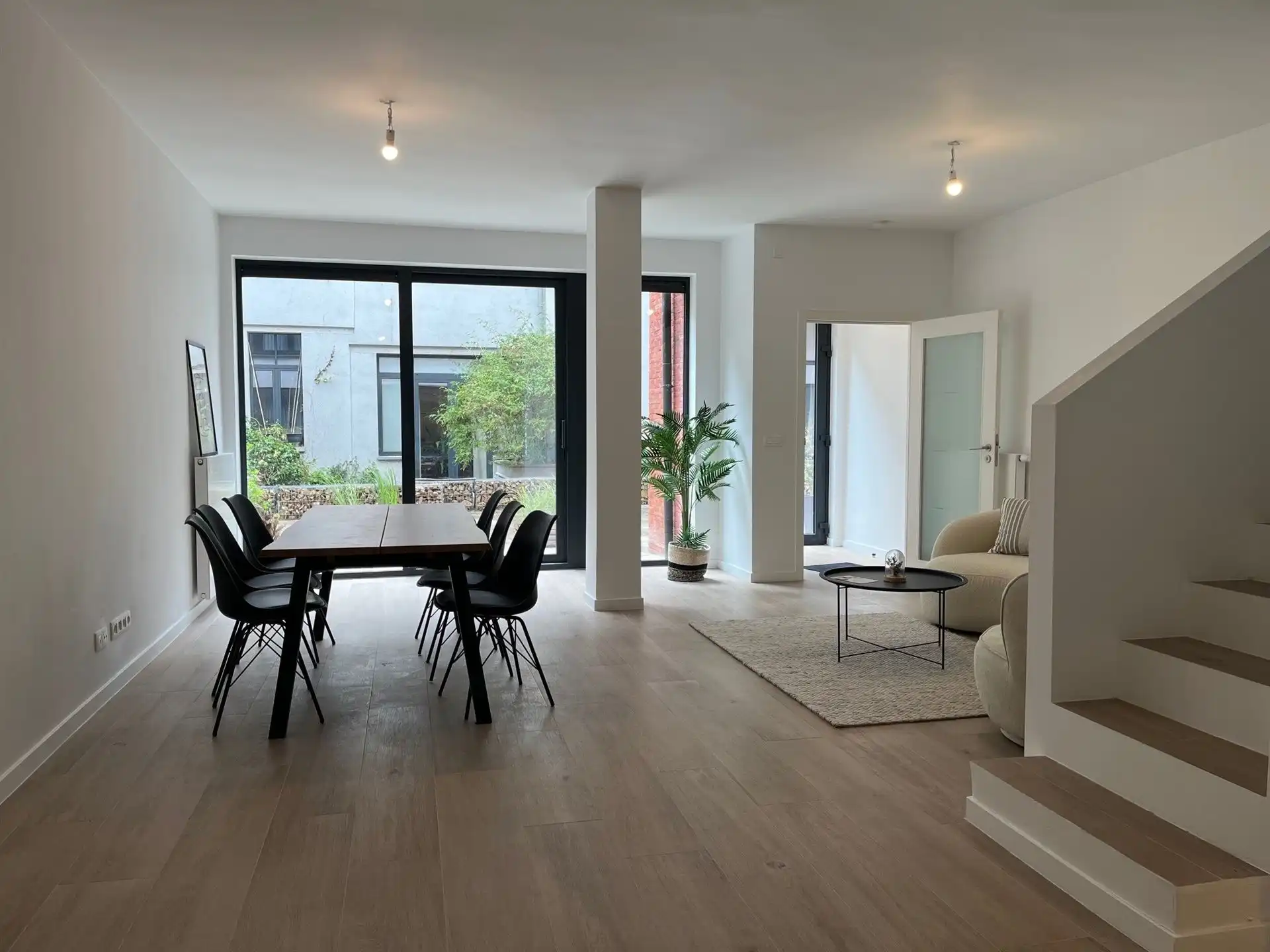 Prachtige nieuwe 2 slpk duplex met binnenplaats/terras ! foto 2