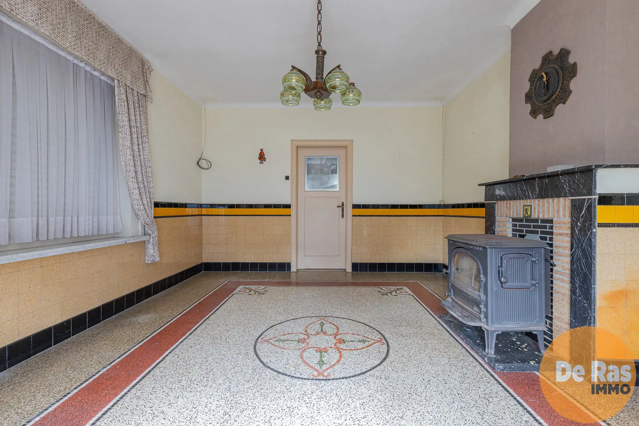 BURST - Te renoveren woning met tal van mogelijkheden foto 8